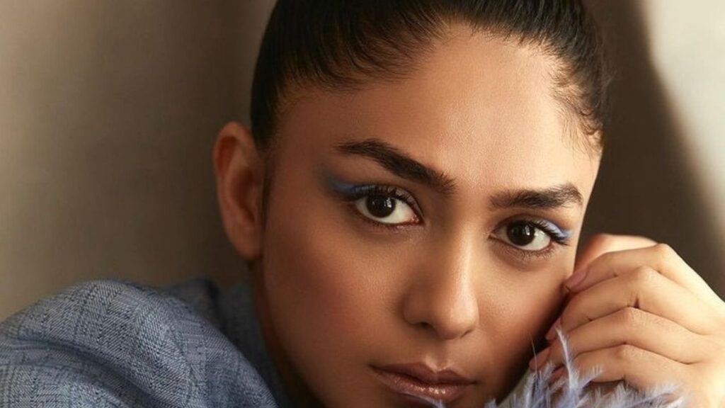 Mrunal Thakur Net Worth